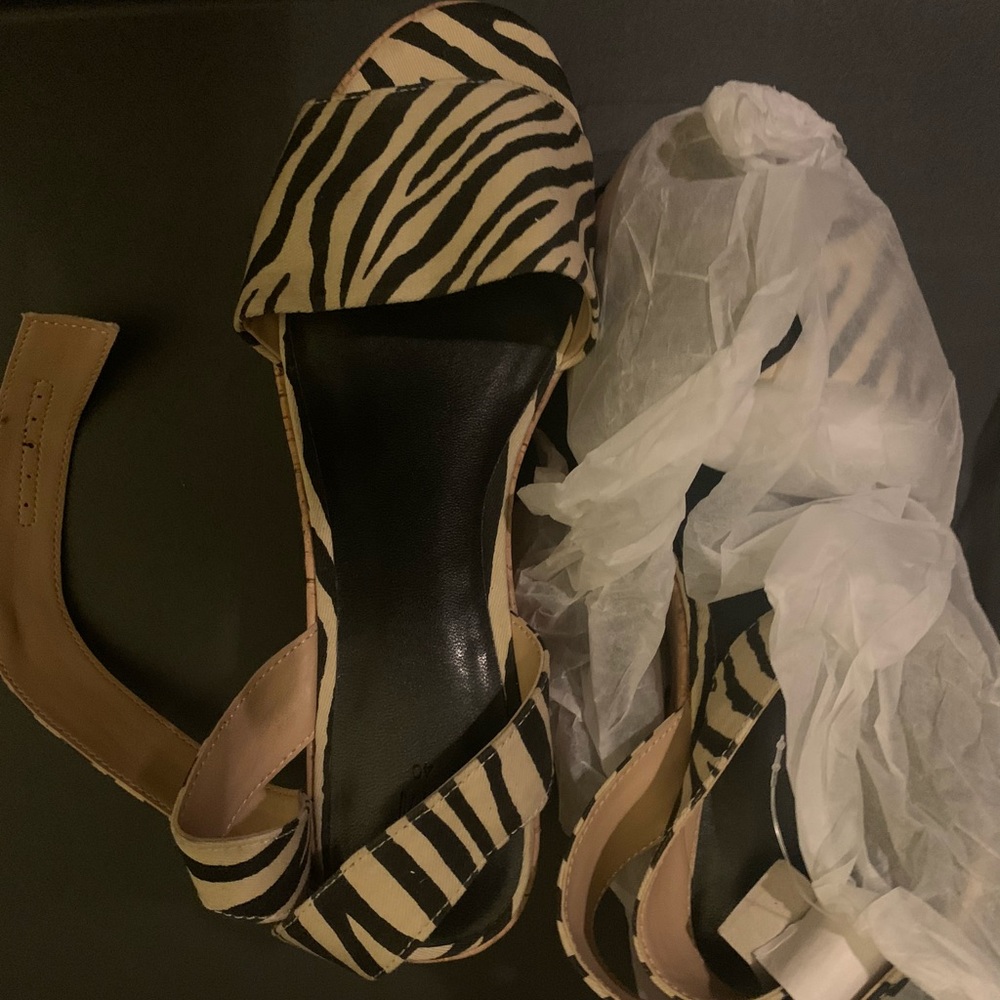BRAND NEW H&M Platform Sandals